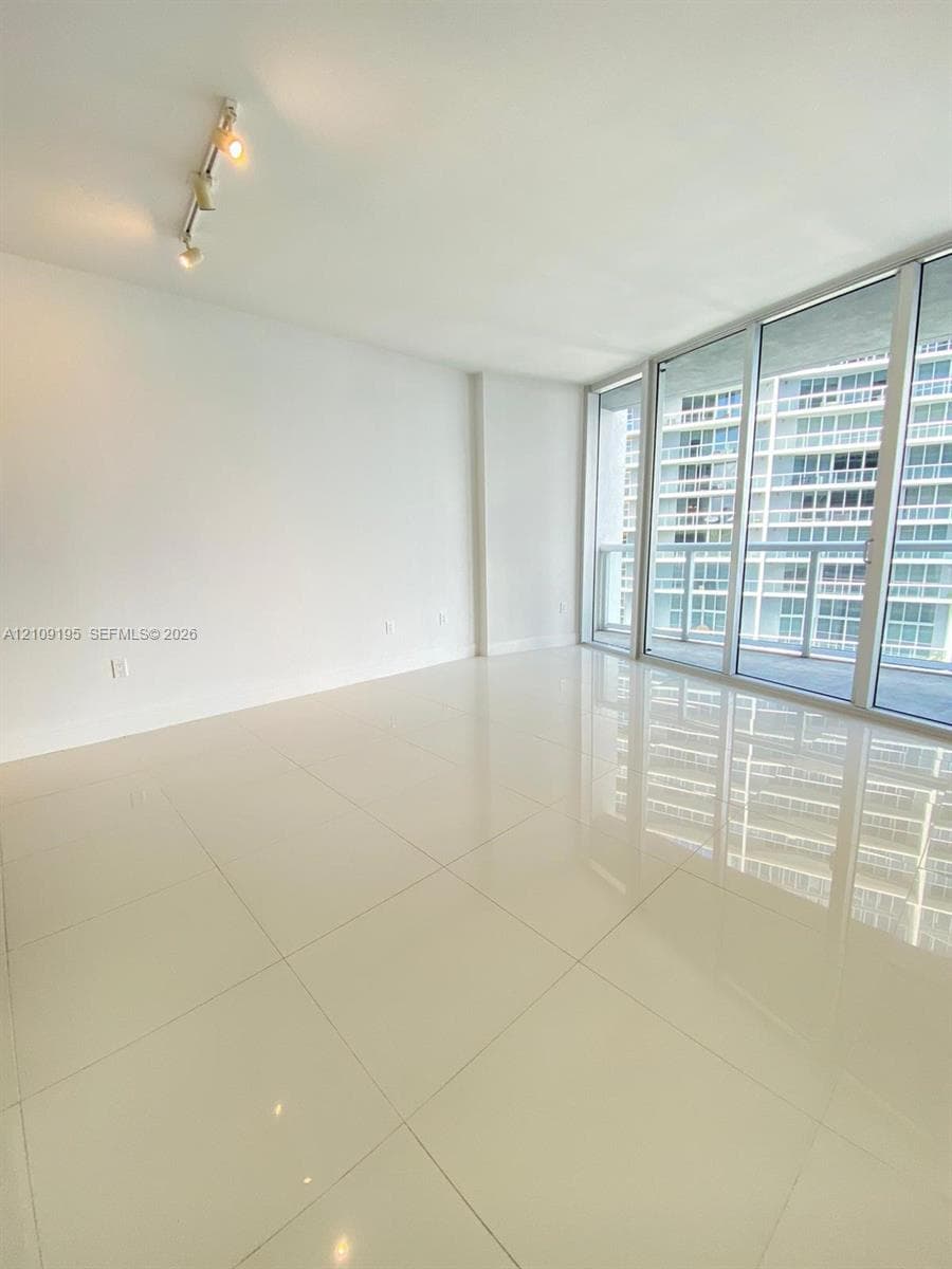 Icon Brickell II · #4408 in Miami - Photo 16