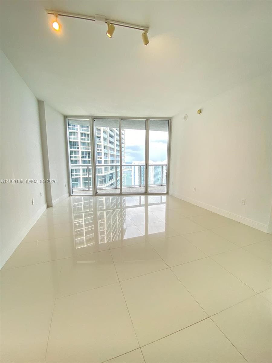 Icon Brickell II · #4408 in Miami - Photo 9