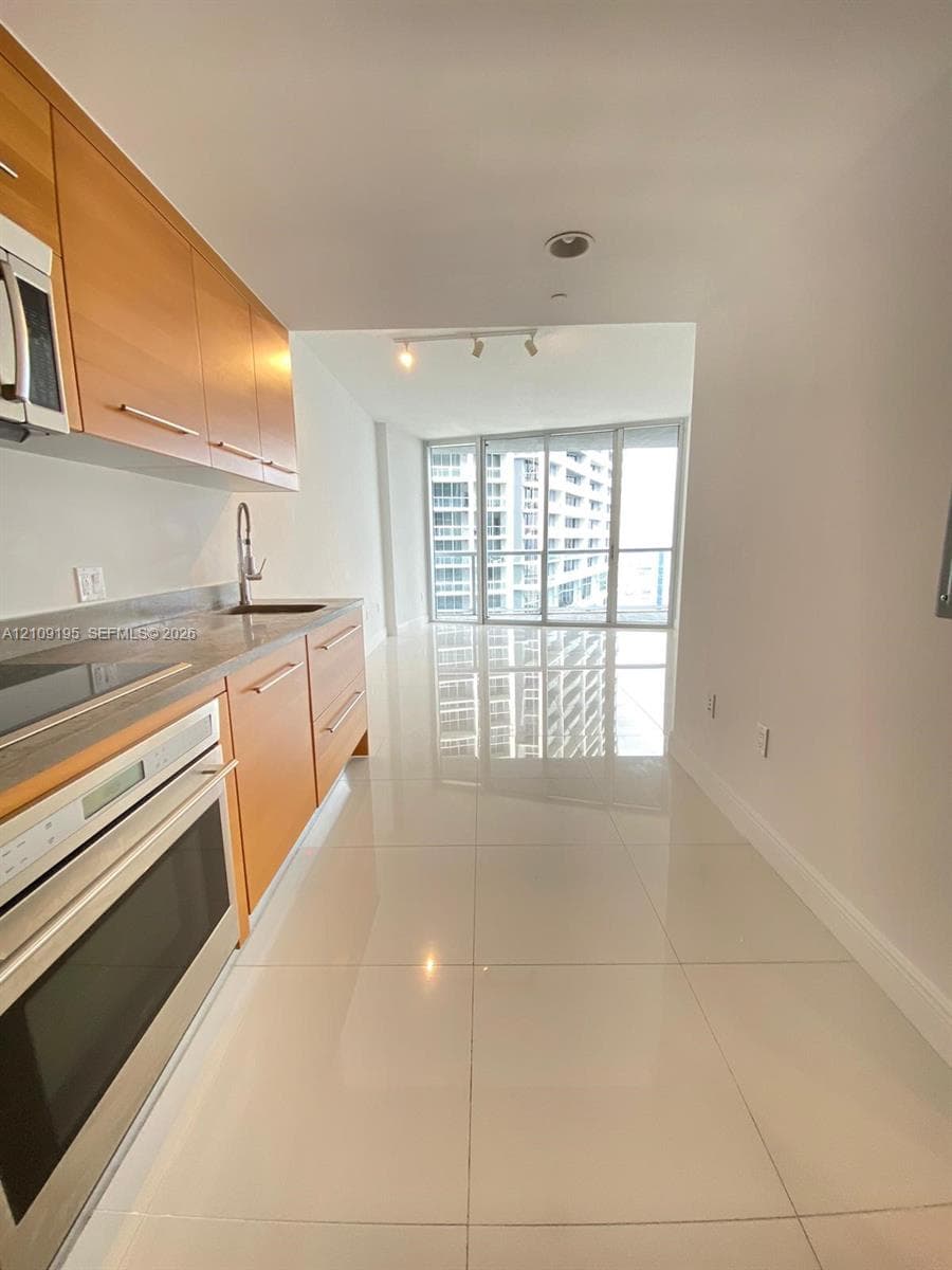 Icon Brickell II · #4408 in Miami - Photo 10