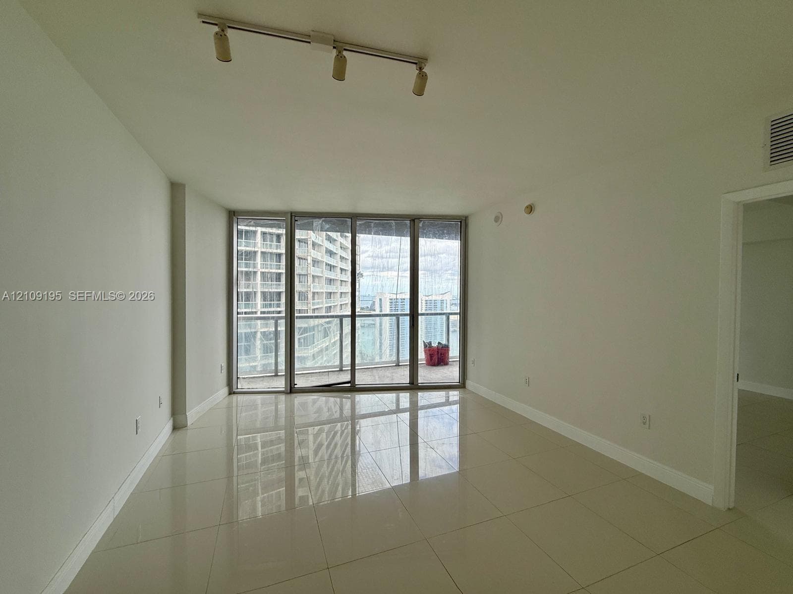 Icon Brickell II · #4408 in Miami - Photo 15