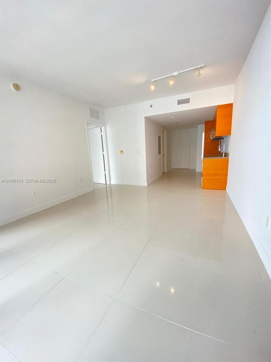 Icon Brickell II · #4408 in Miami - Photo 11