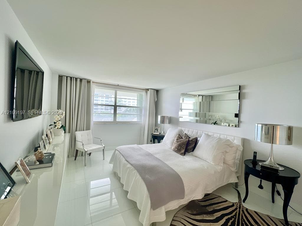 Commodore Club East · #405 in Key Biscayne - Photo 12