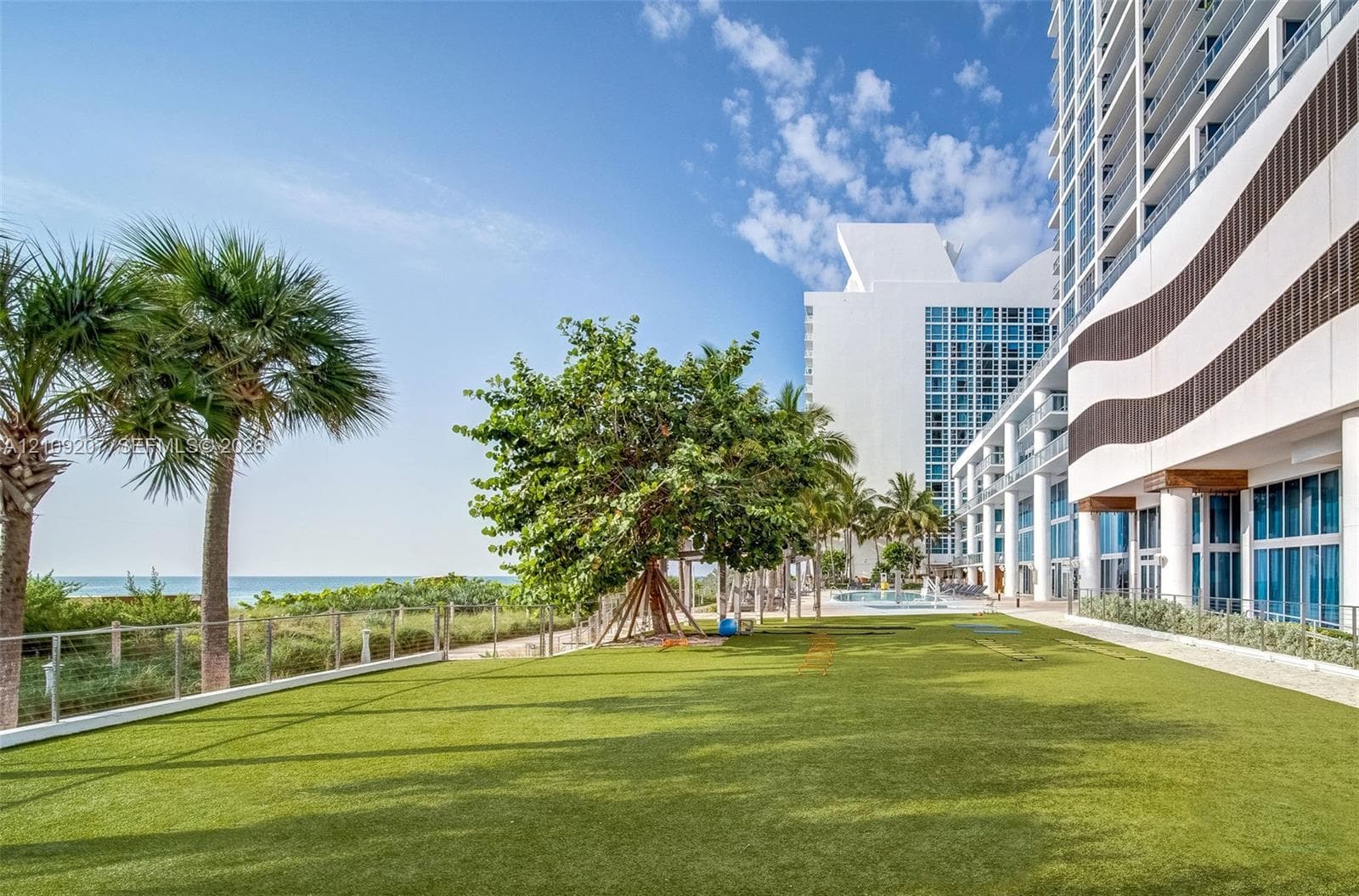 Carillon Miami Beach · #1101 in Miami Beach - Photo 28
