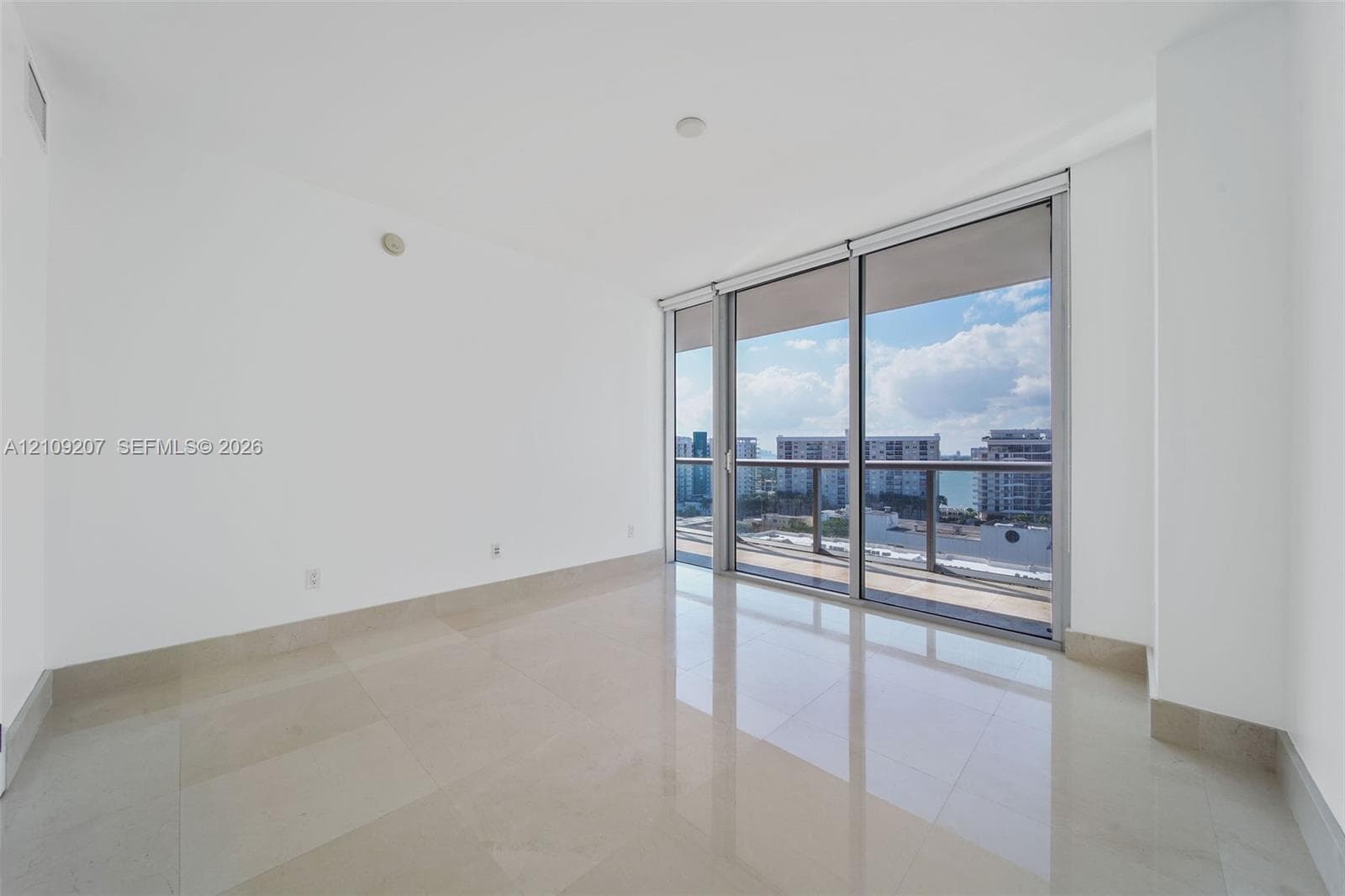 Carillon Miami Beach · #1101 in Miami Beach - Photo 9