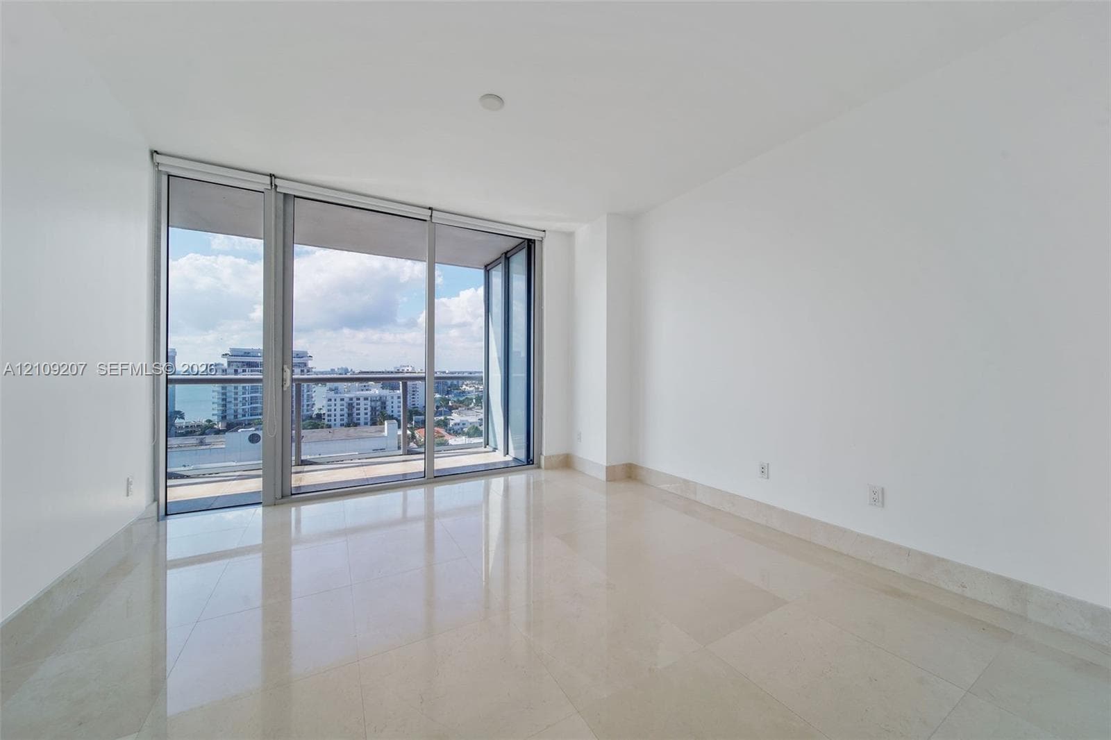 Carillon Miami Beach · #1101 in Miami Beach - Photo 8