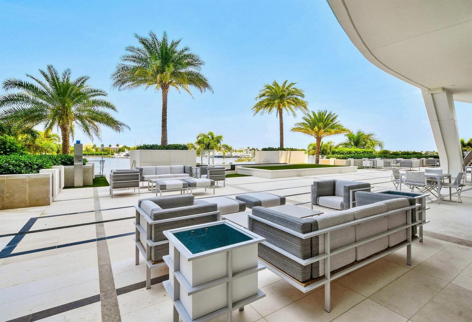 The Bristol Outside Lounge Area