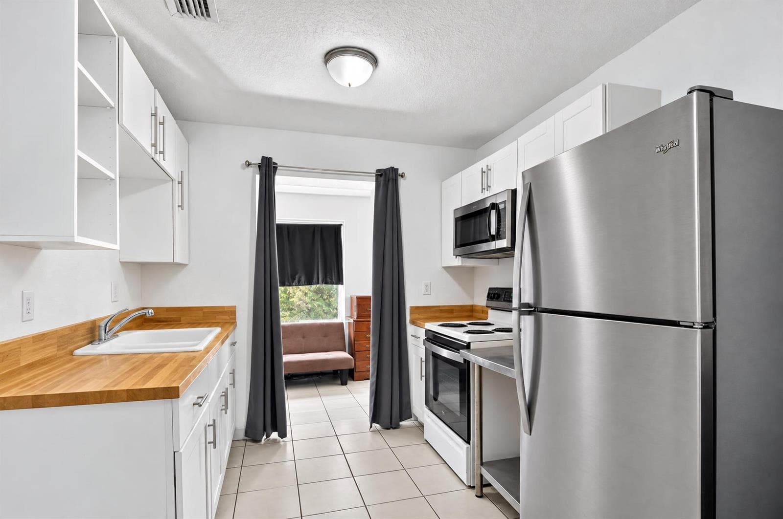 15-1340-Longwood-St-14