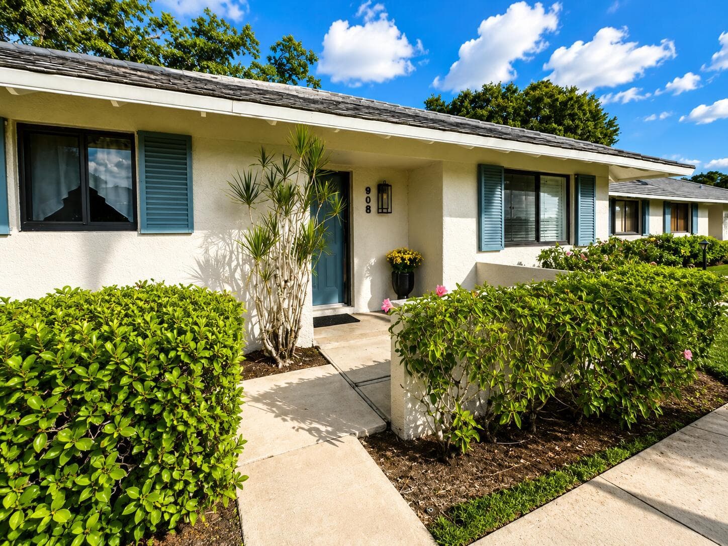 908 Club Drive