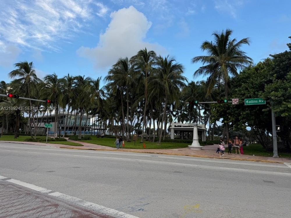 Collins Ave