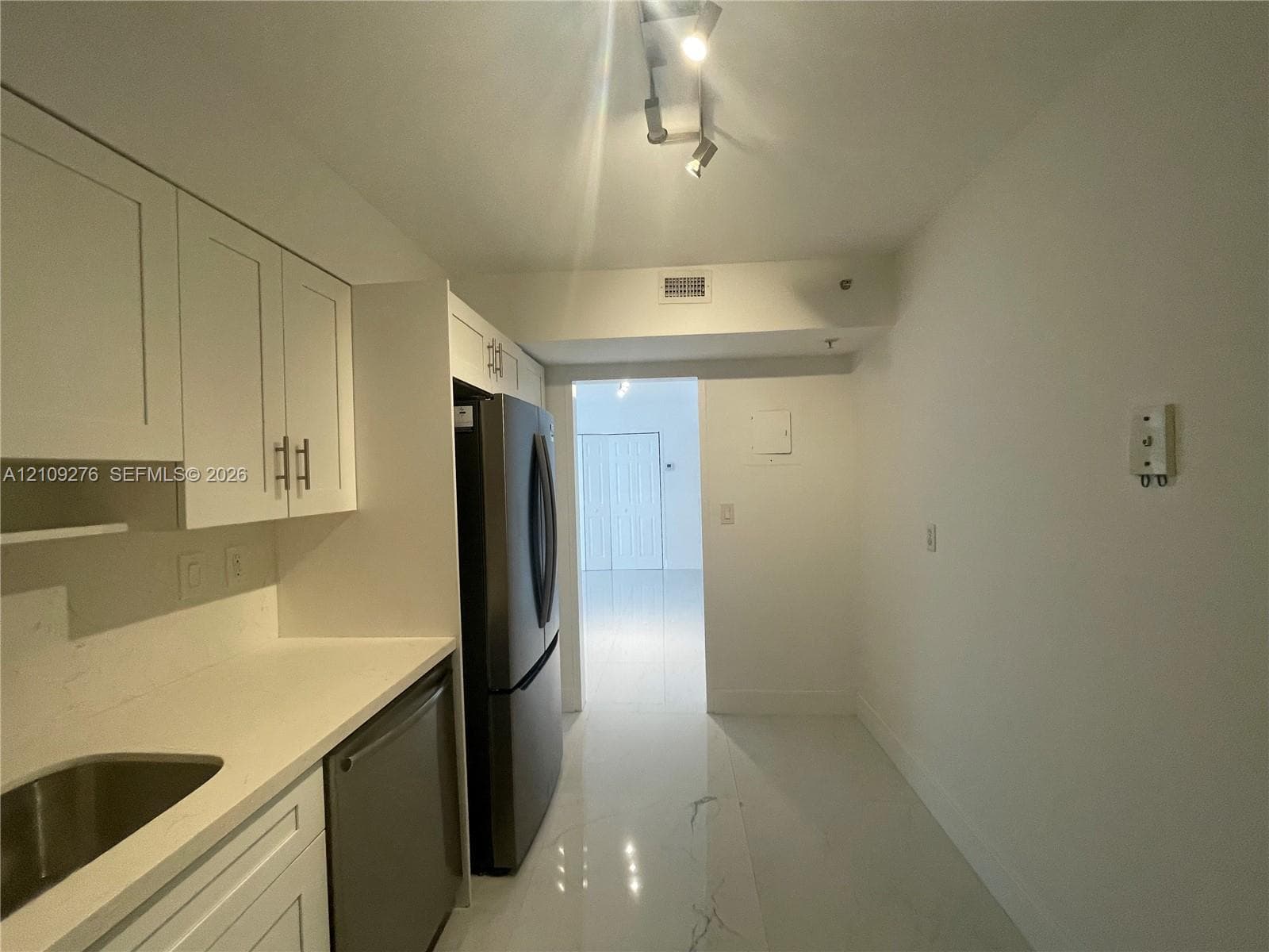 Carlisle on the Ocean · #1004 in Surfside - Photo 12