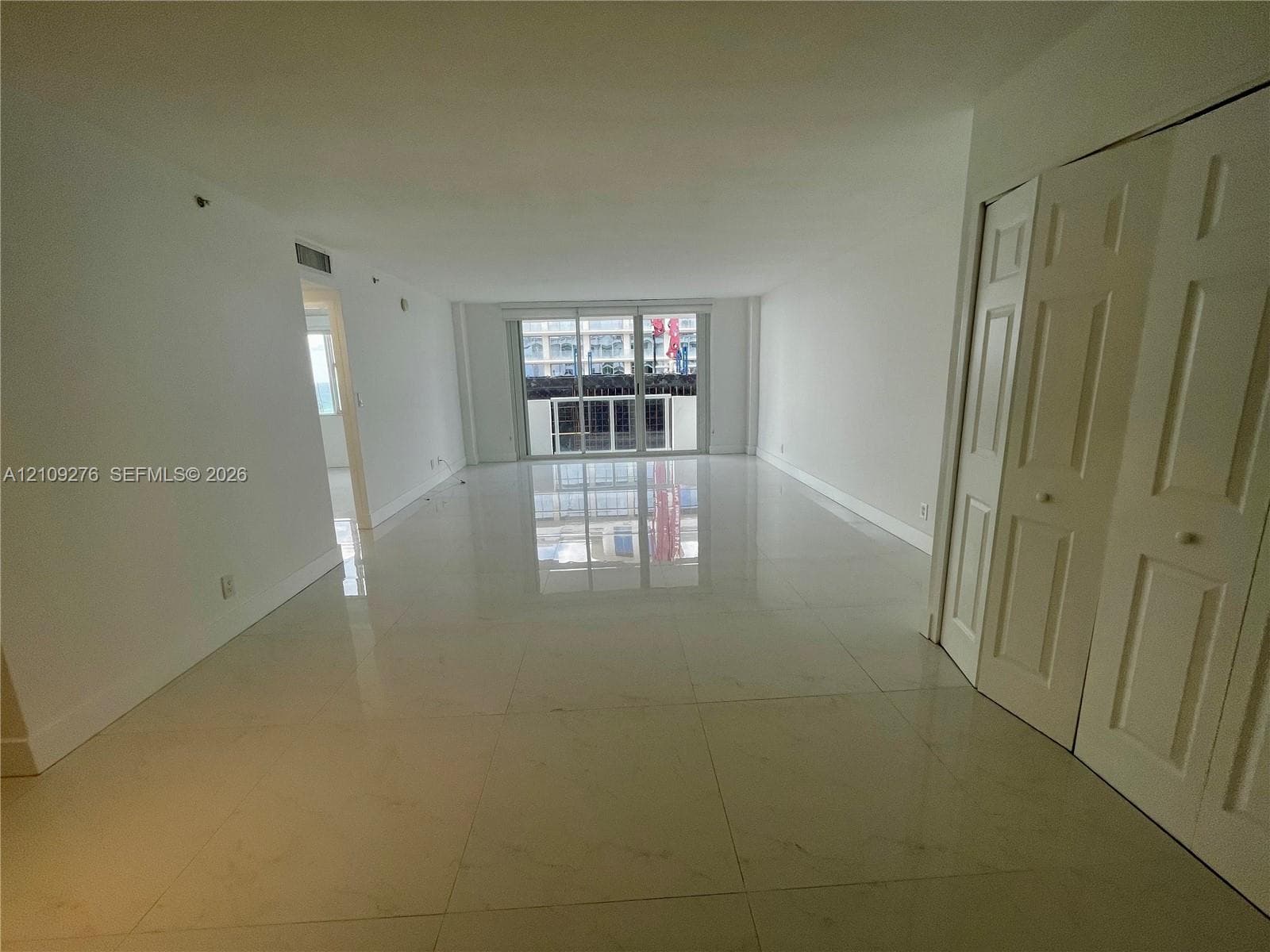 Carlisle on the Ocean · #1004 in Surfside - Photo 4