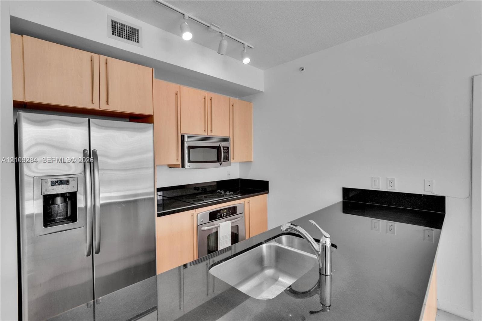 Axis on Brickell North · #1210 in Miami - Photo 3