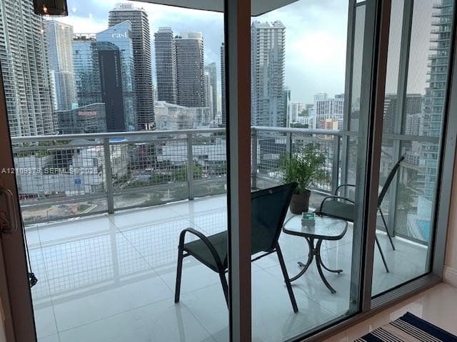 Wind at Riverfront · #2510 in Miami - Photo 30
