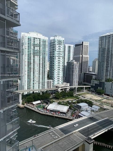 Wind at Riverfront · #2510 in Miami - Photo 37
