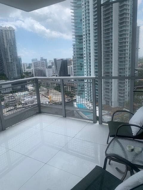 Wind at Riverfront · #2510 in Miami - Photo 25