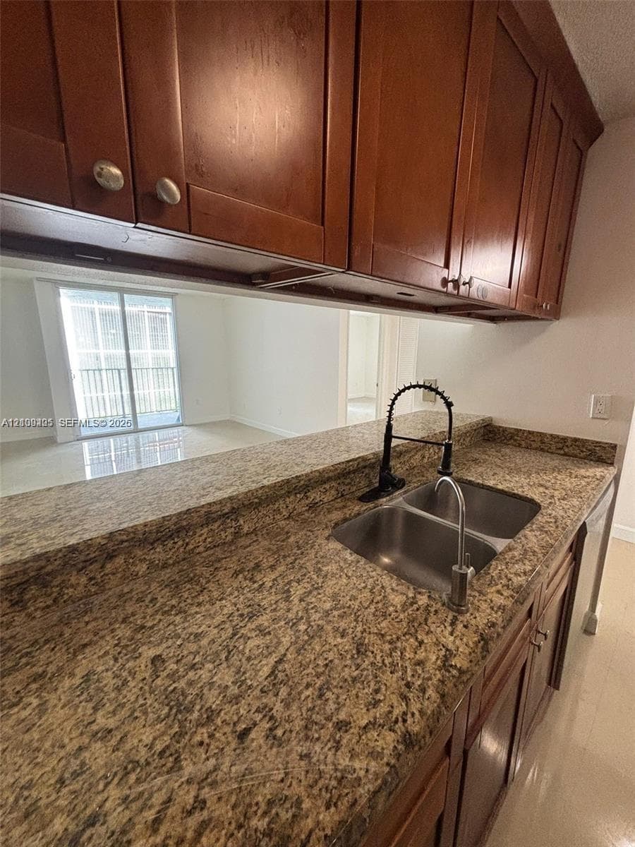 MADISON DOWNTOWN CONDO · #E-605 in Miami - Photo 6