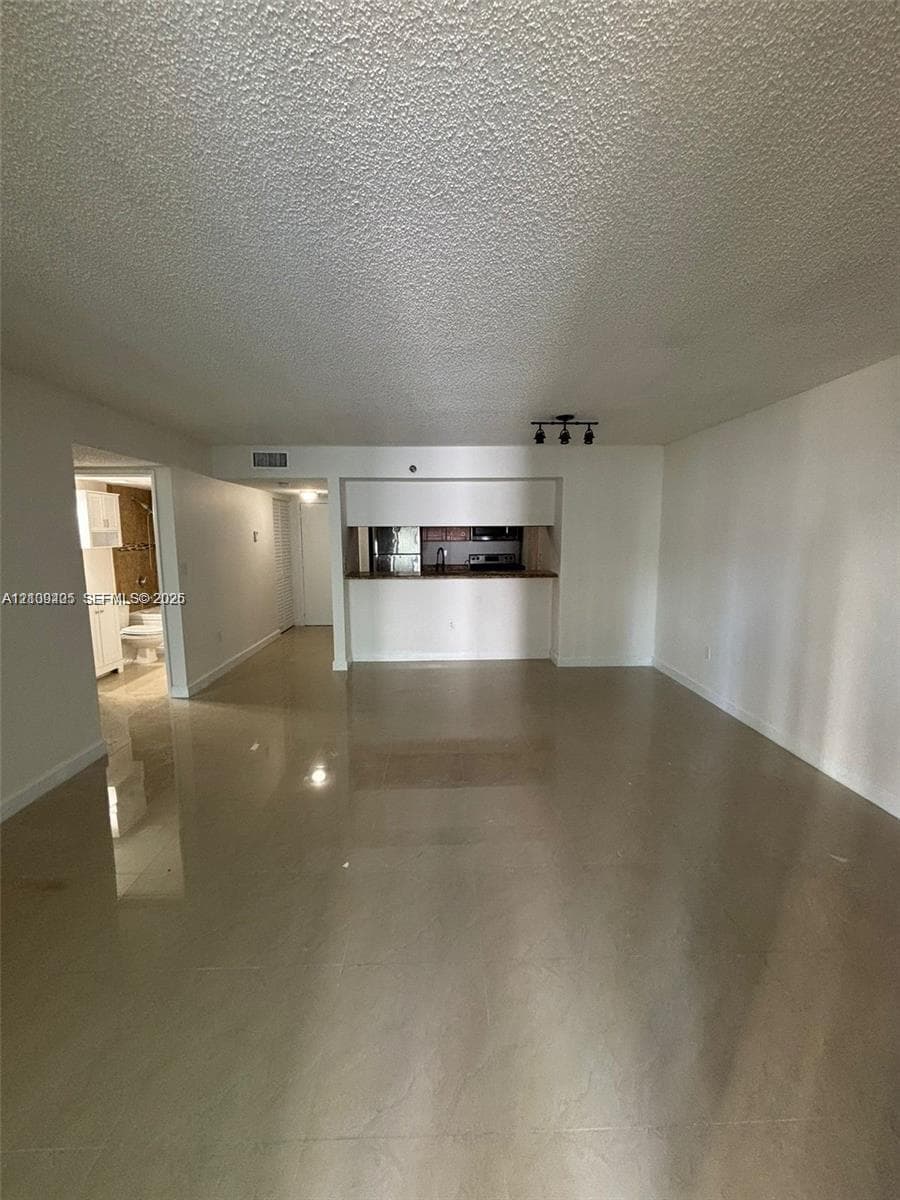 MADISON DOWNTOWN CONDO · #E-605 in Miami - Photo 3