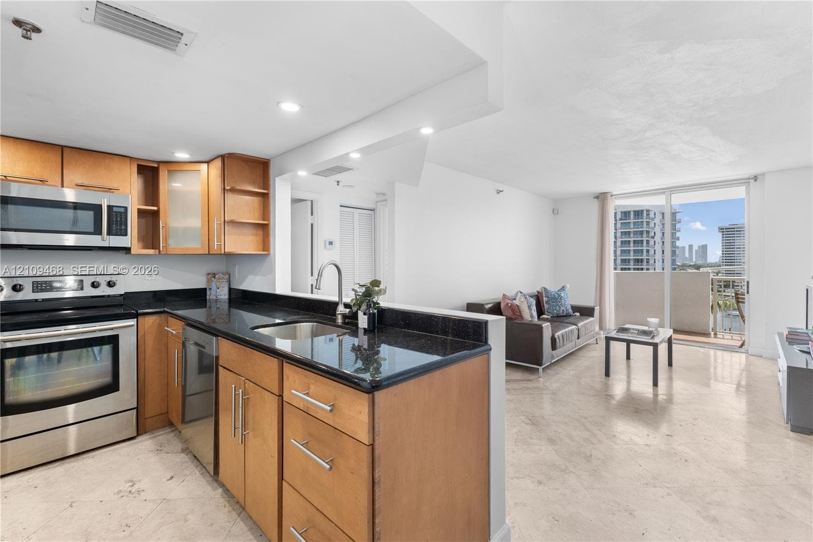 BAYVIEW PLAZA CONDO · #906 in Miami Beach - Photo 7