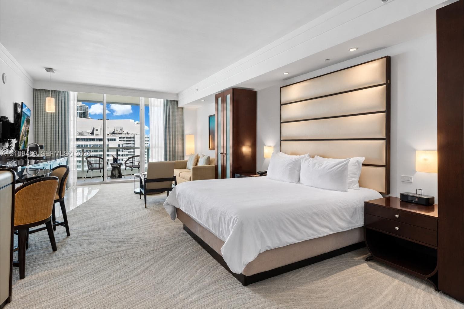 Fontainebleau III Ocean Club (Sorrento) · #1704 in Miami Beach - Photo 5