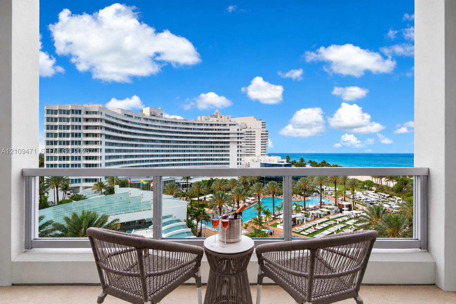 Fontainebleau III Ocean Club (Sorrento) #806
