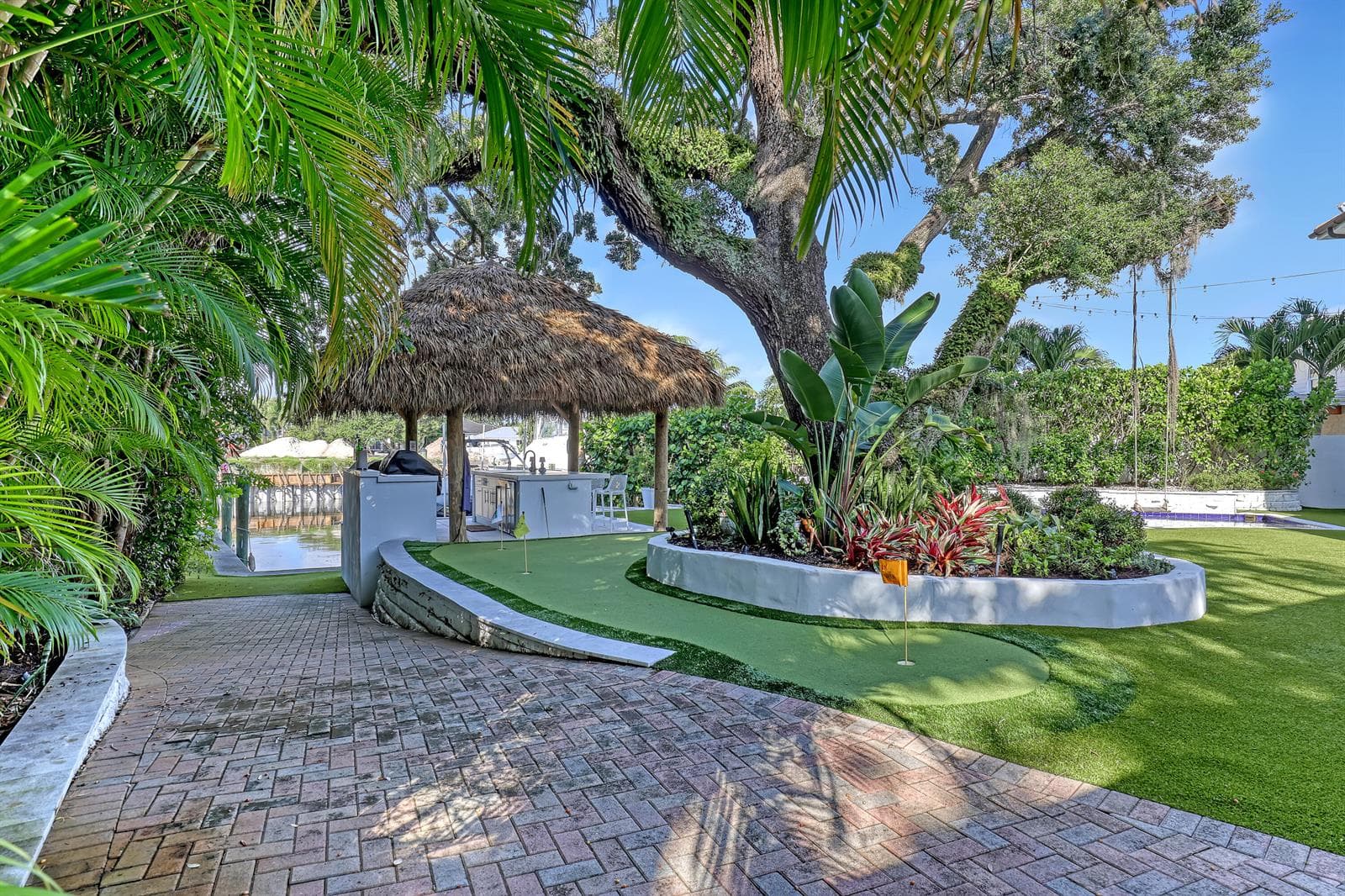 2338 Flamingo (95)