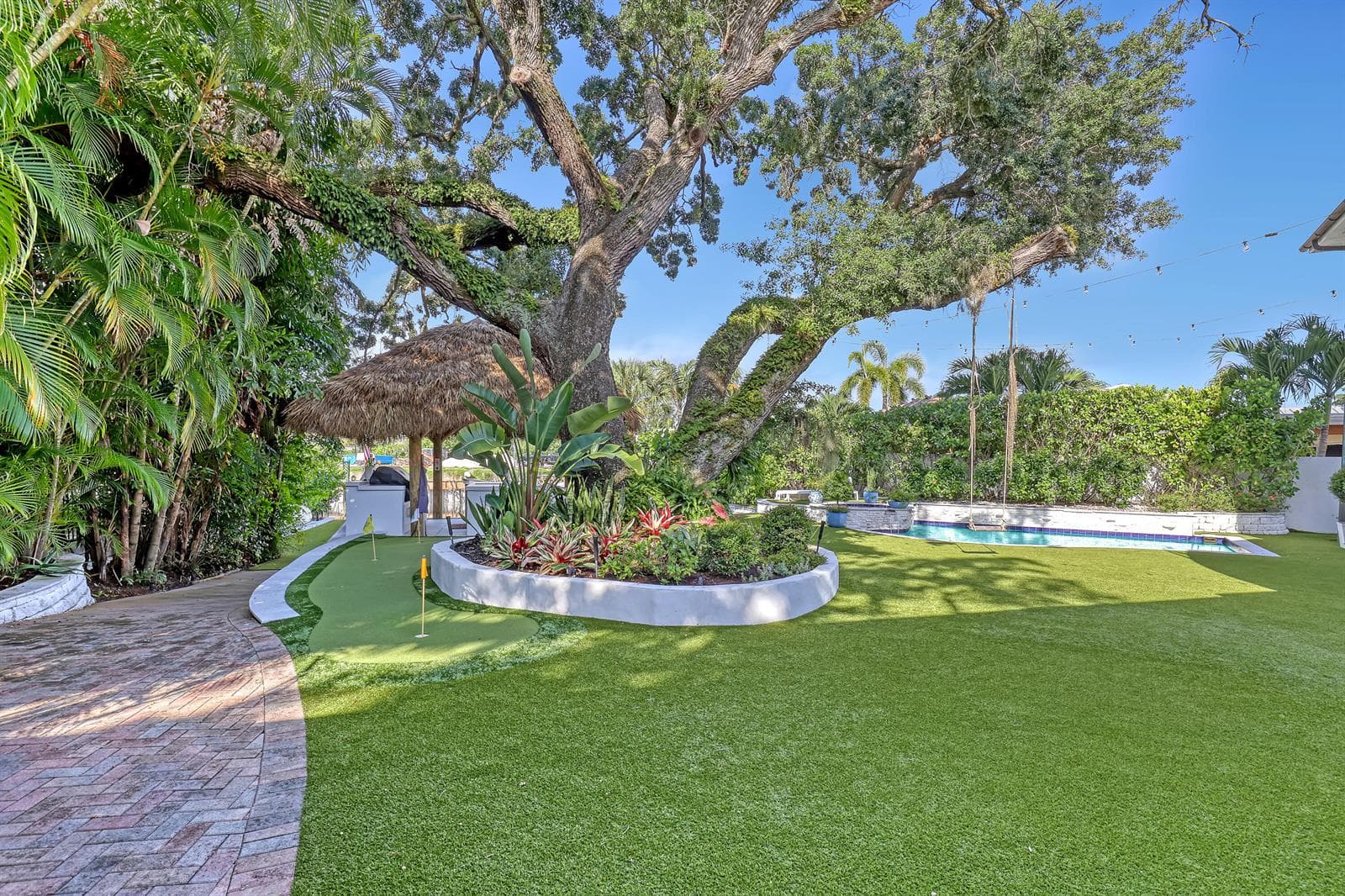 2338 Flamingo (87)