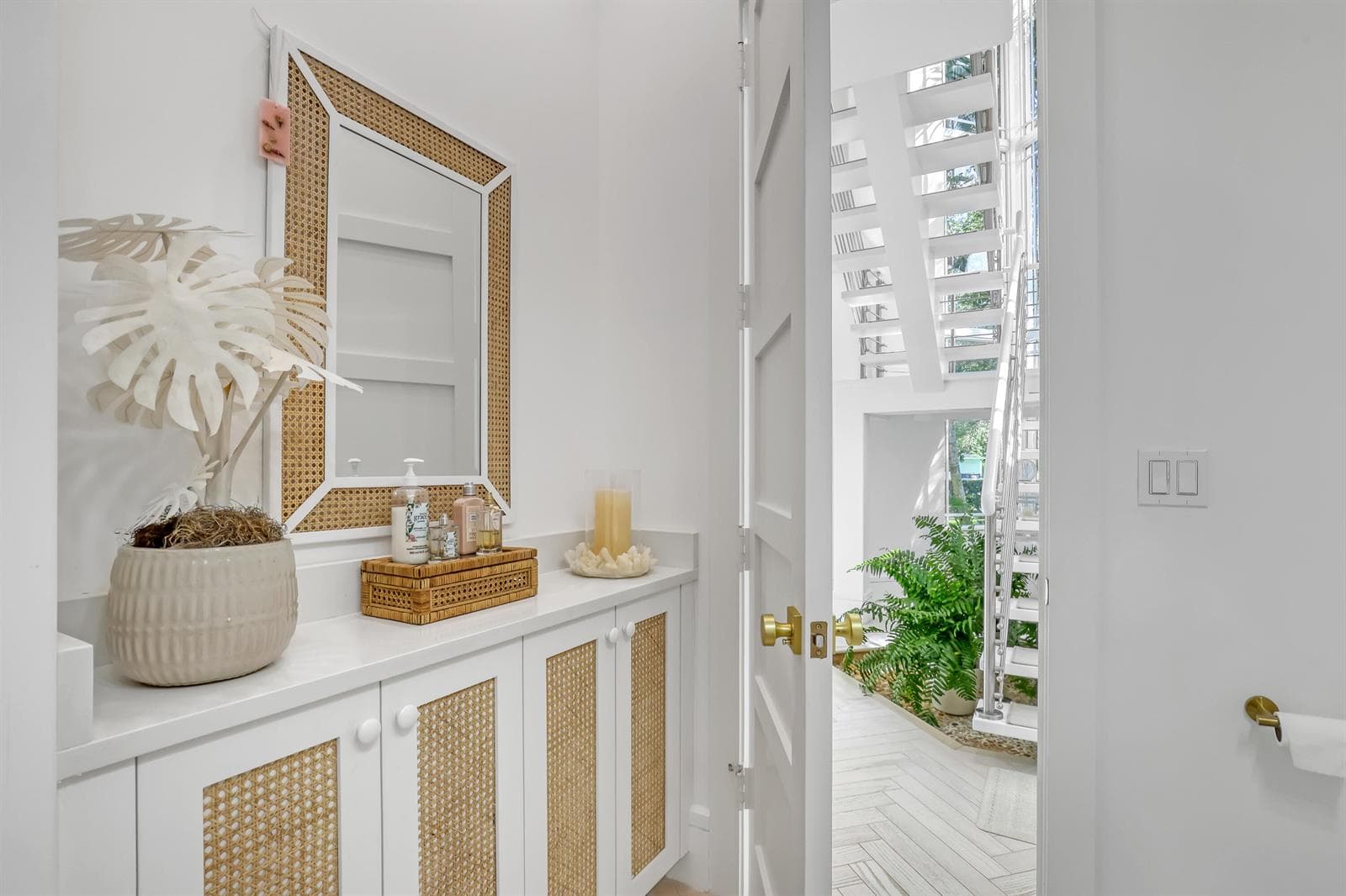 2338 Flamingo (37)