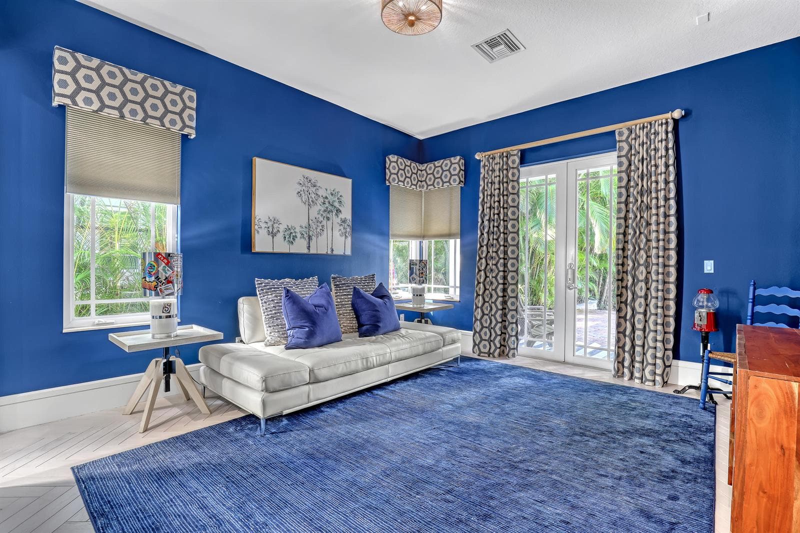 2338 Flamingo (81)