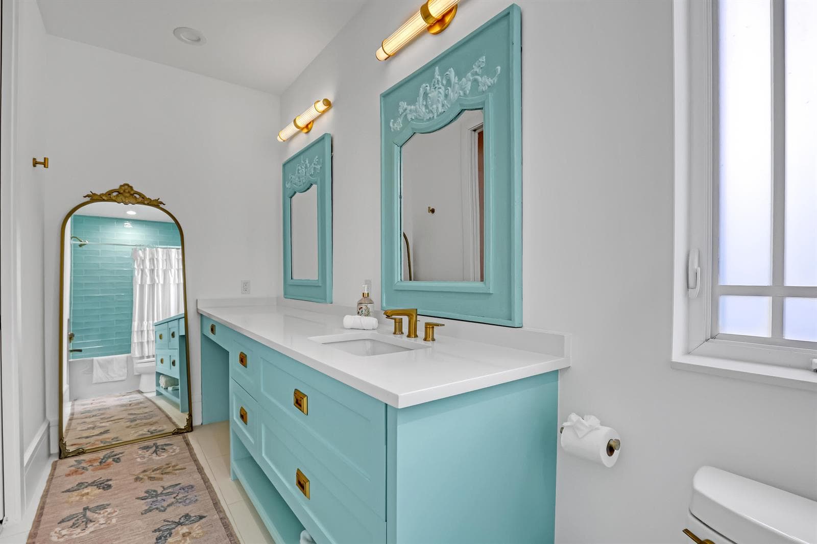 2338 Flamingo (70)