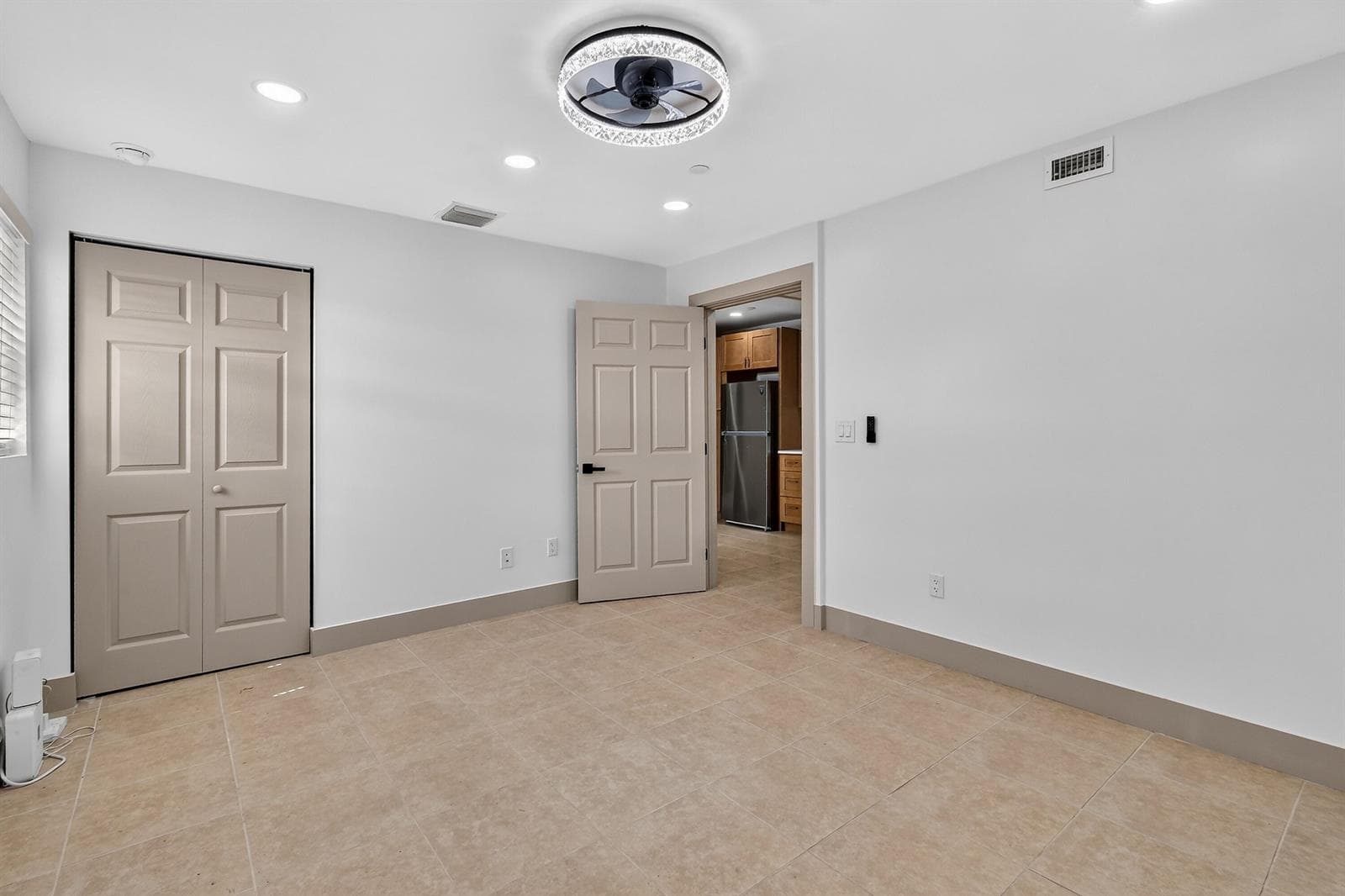 5419SpruceAve(9)