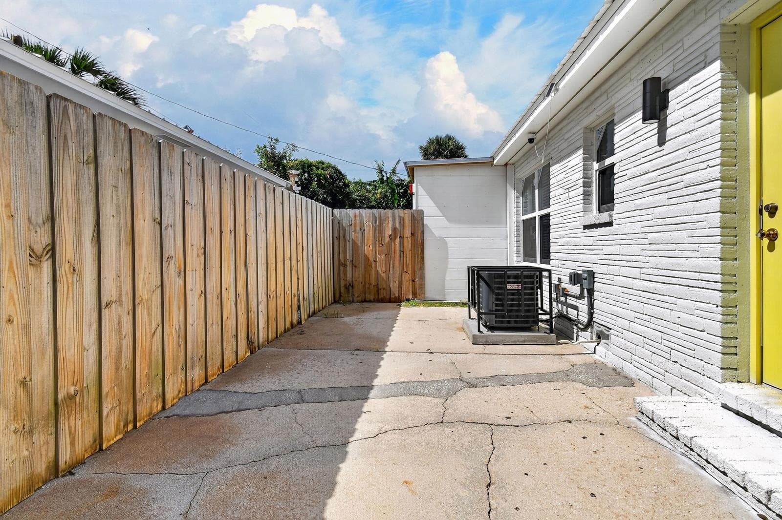 5419SpruceAve(18)