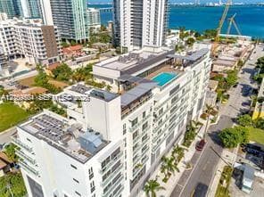 26 Edgewater #512