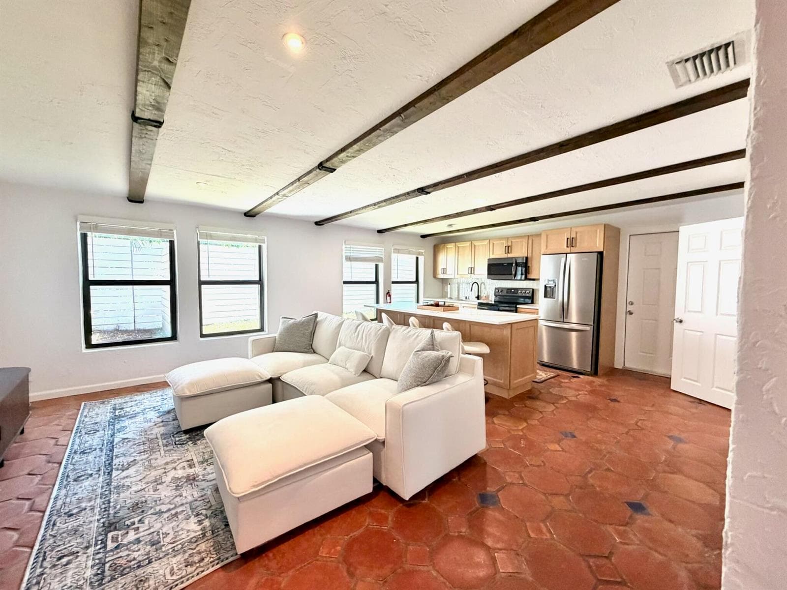 Living Space/Entry