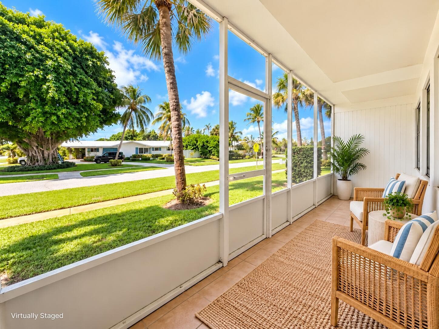 Screened Patio: Virtually Staged