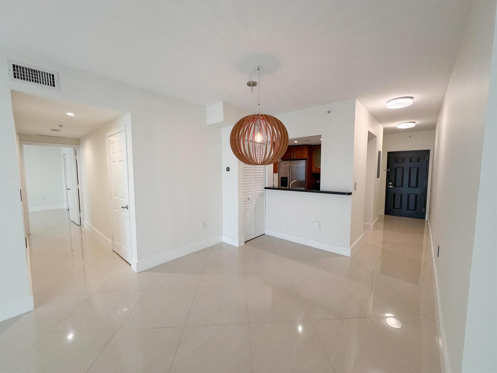 LIVING/DINING