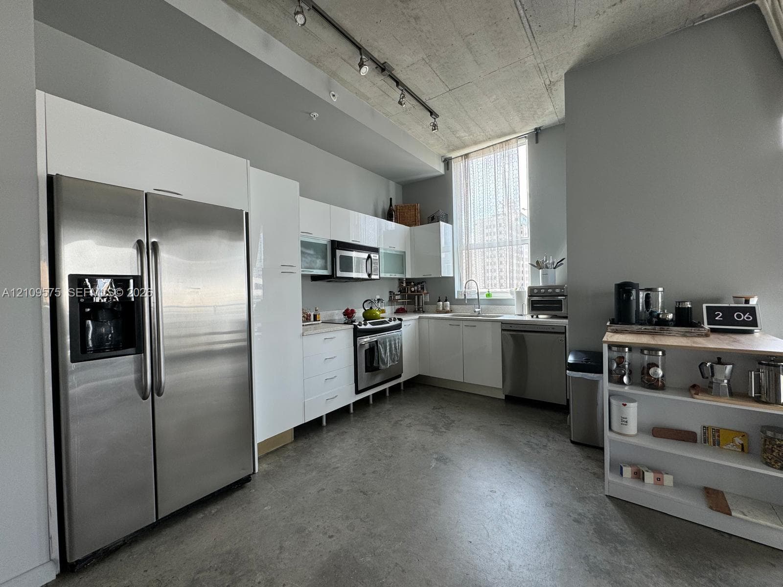 Modern Open Concept Kitchen