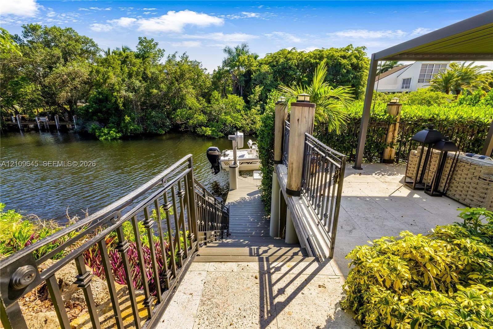 332 Costanera Rd photo 47