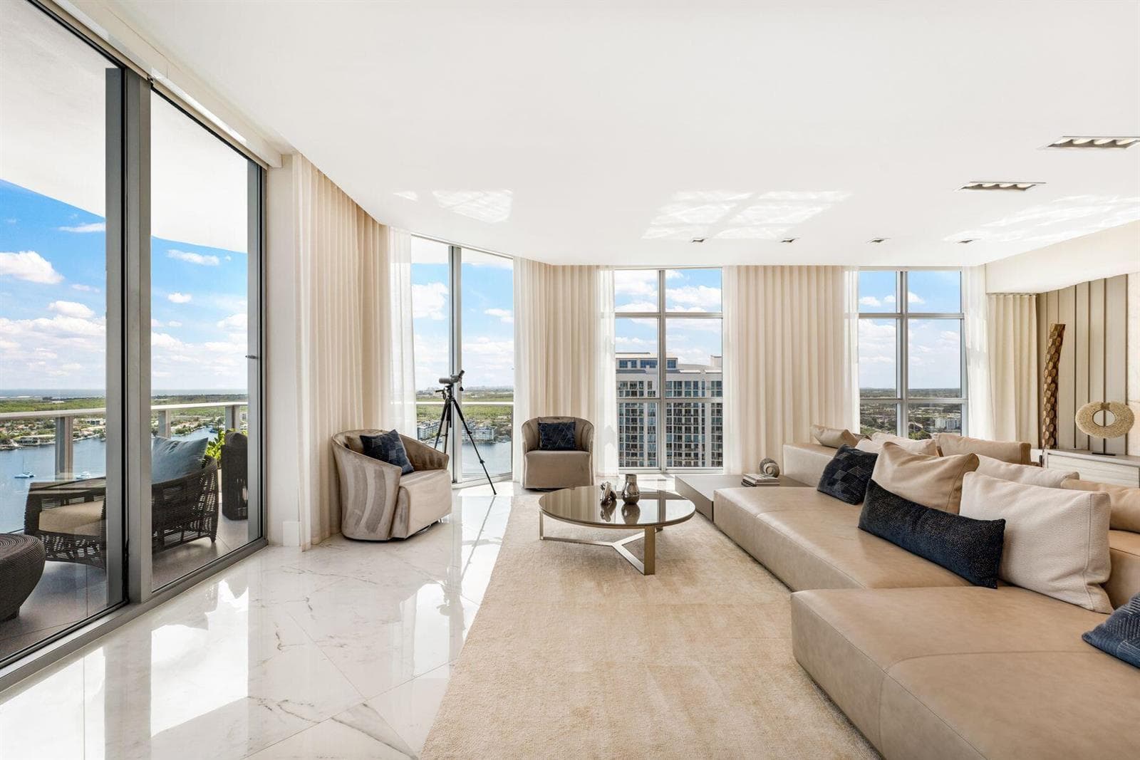 17301 Biscayne Blvd_1oakstudios_11