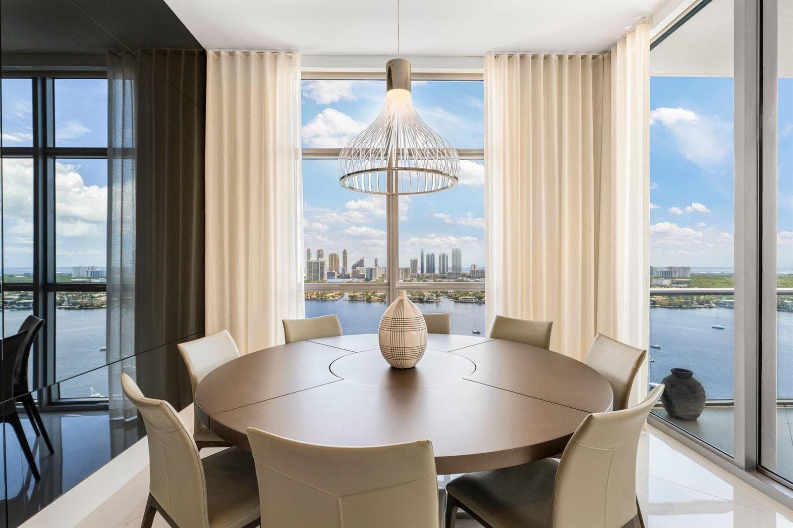 17301 Biscayne Blvd_1oakstudios_14