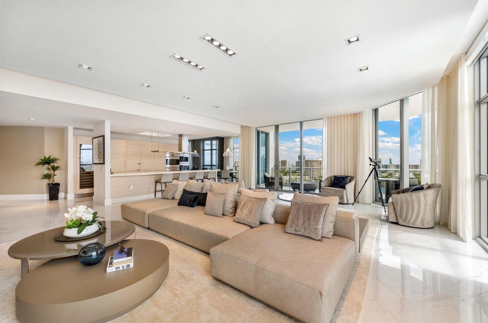 17301 Biscayne Blvd_1oakstudios_08