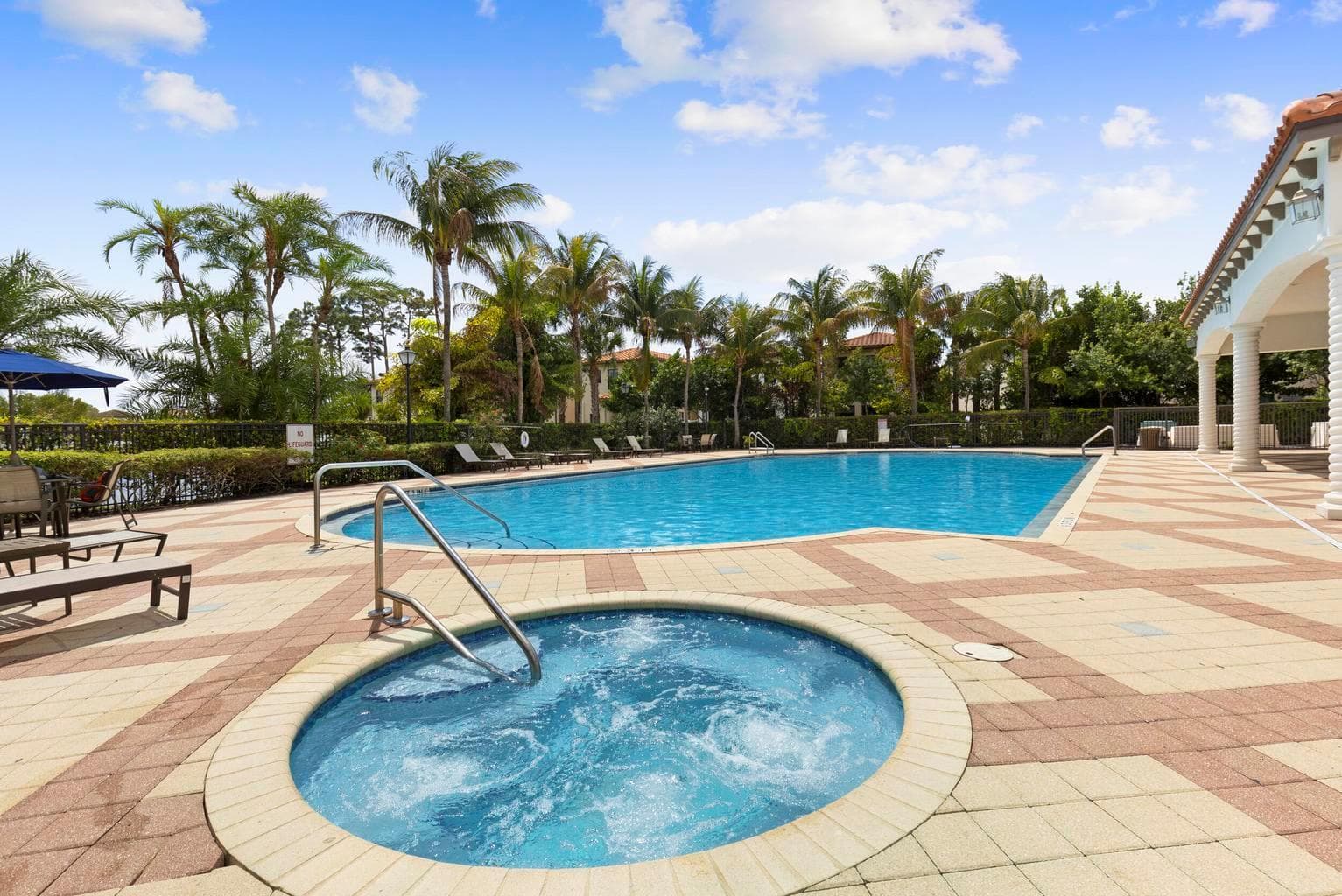 Pool Jacuzzi