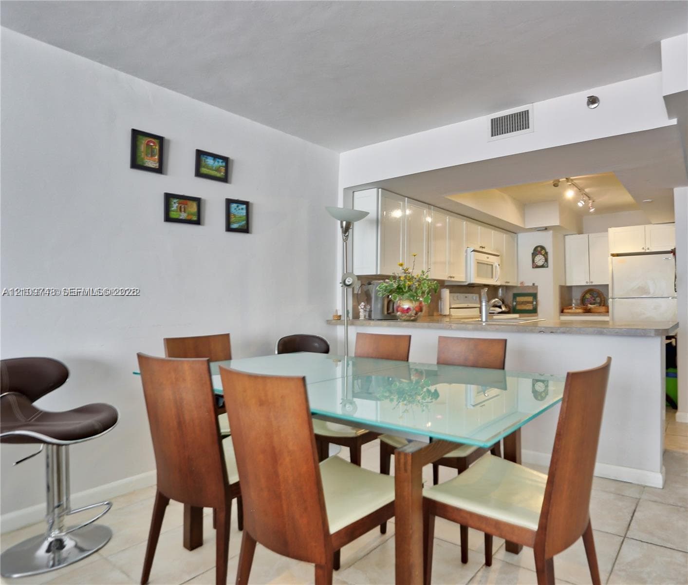 Venetia · #10G in Miami - Photo 4