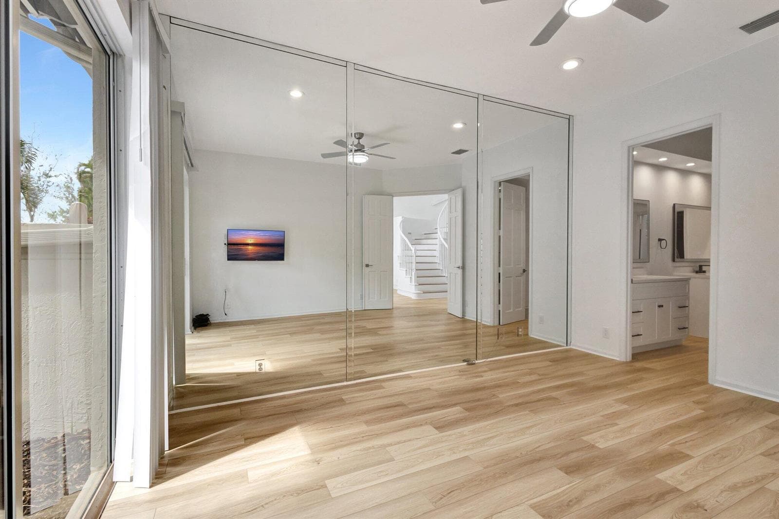 Main downstairs bedroom
