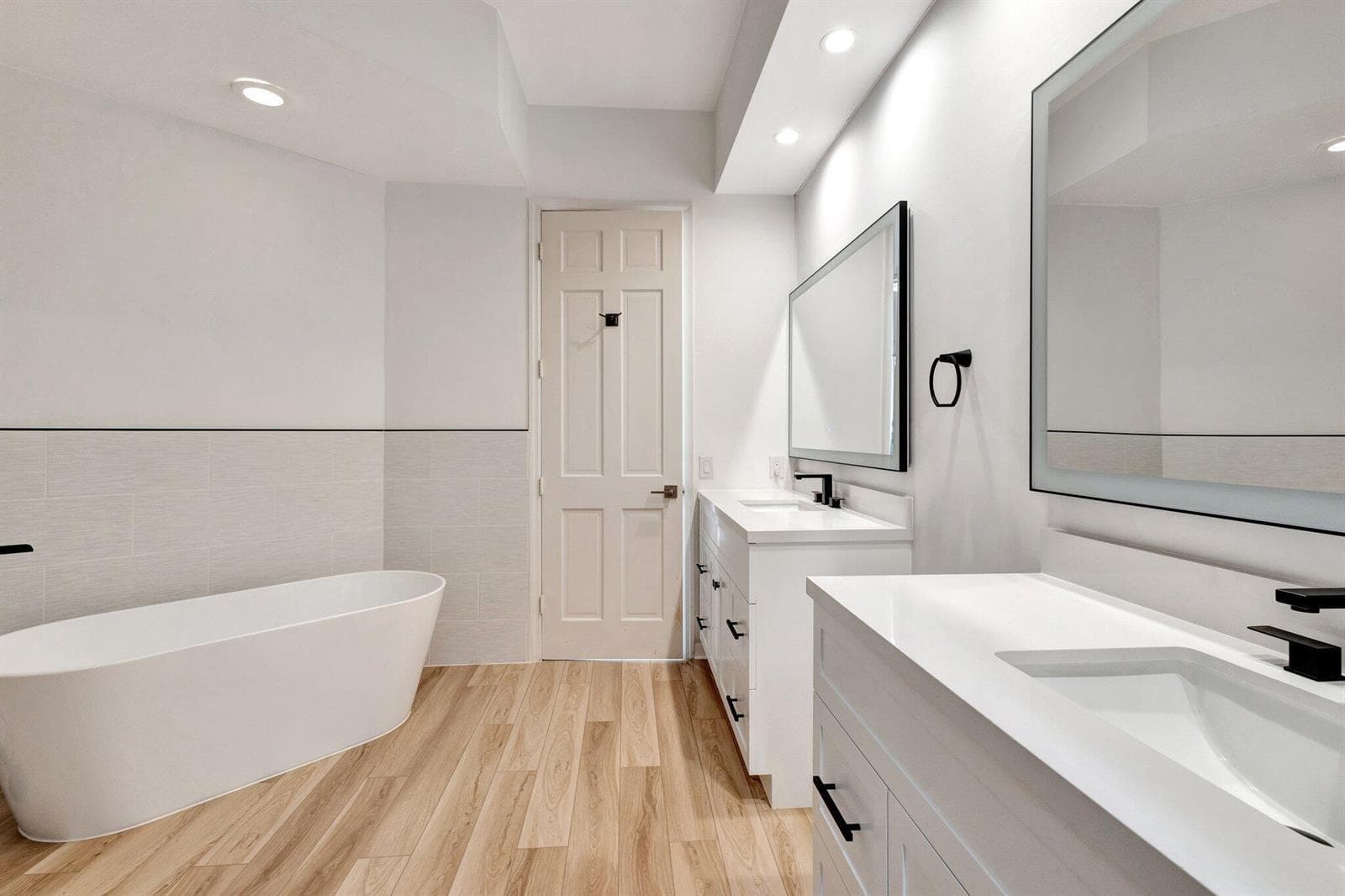 Downstairs main bathroom