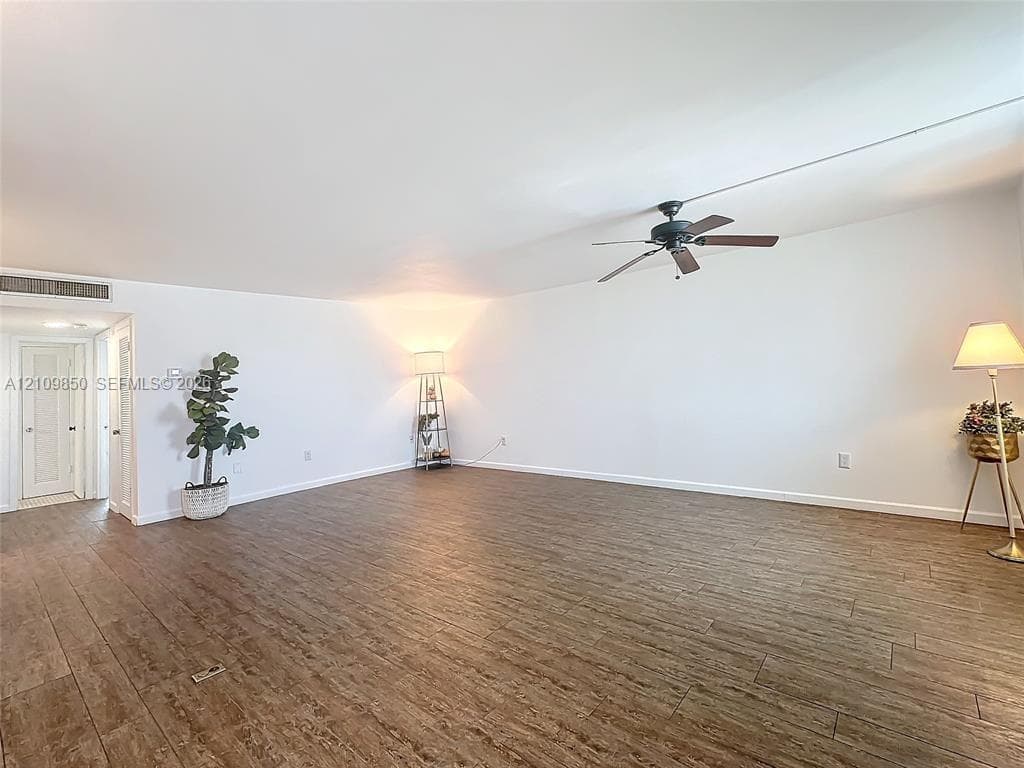 THE KNIGHTSBRIDGE · #705 in Miami Beach - Photo 3