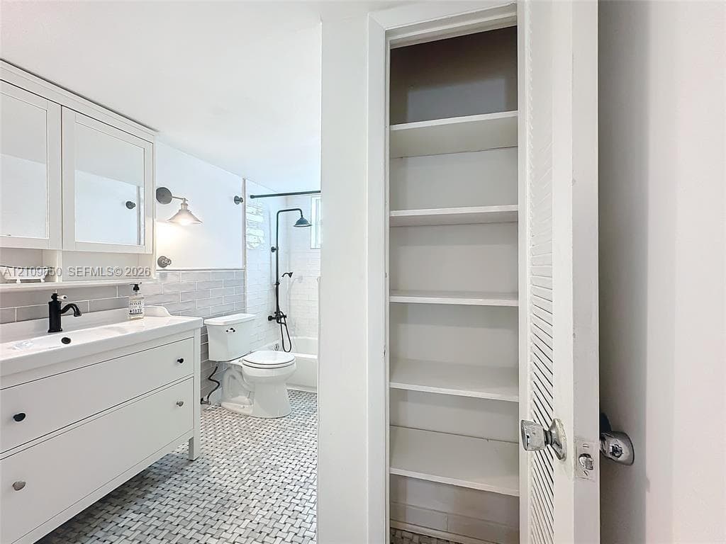 THE KNIGHTSBRIDGE · #705 in Miami Beach - Photo 10