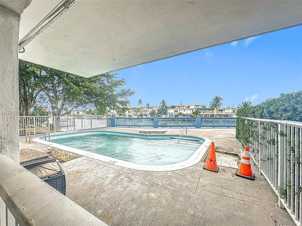 THE KNIGHTSBRIDGE · #705 in Miami Beach - Photo 19