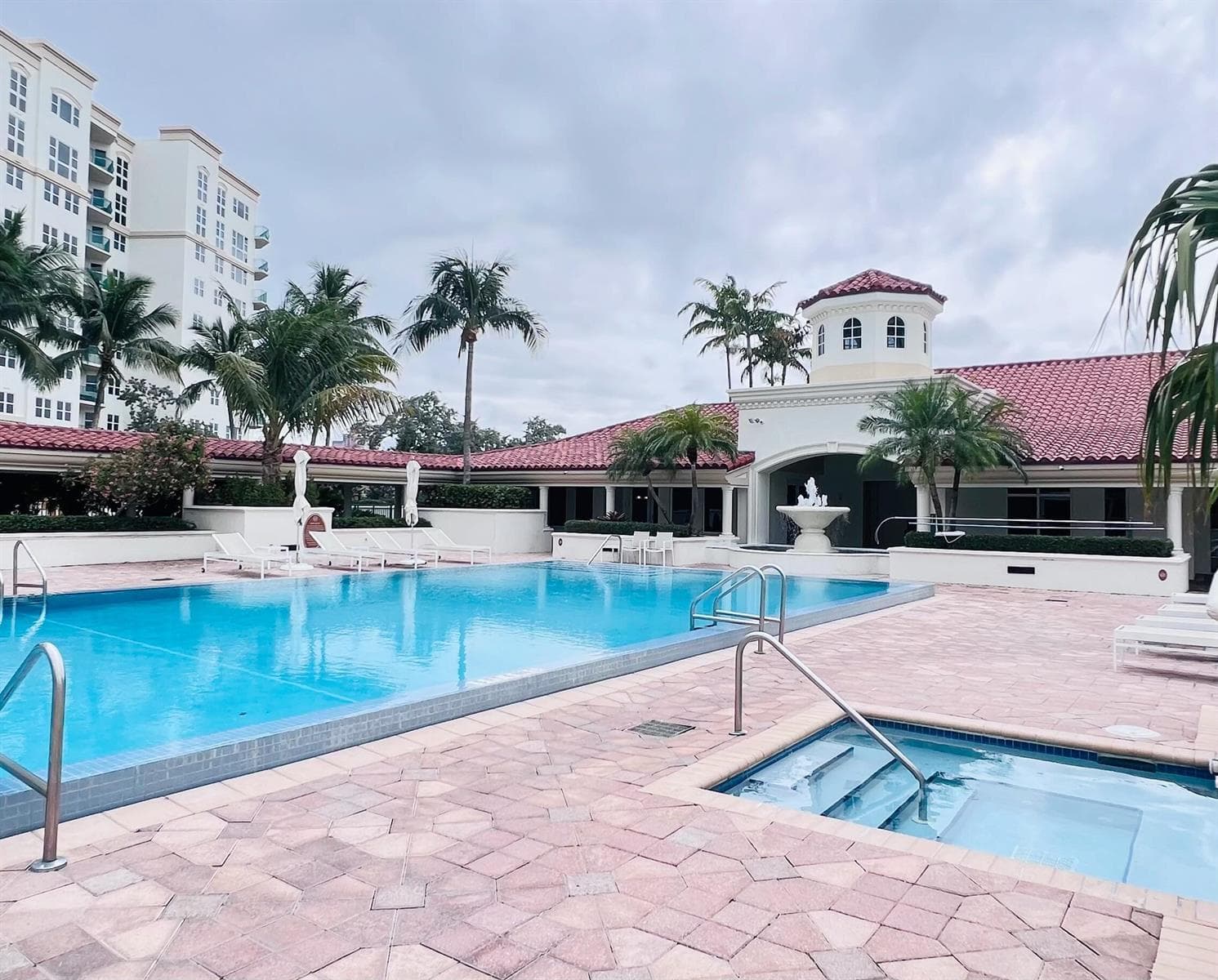 POOL & HOT TUB