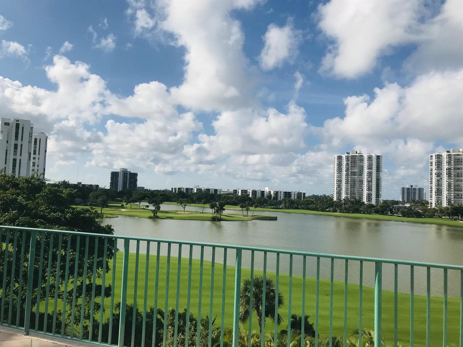 GOLF VIEW