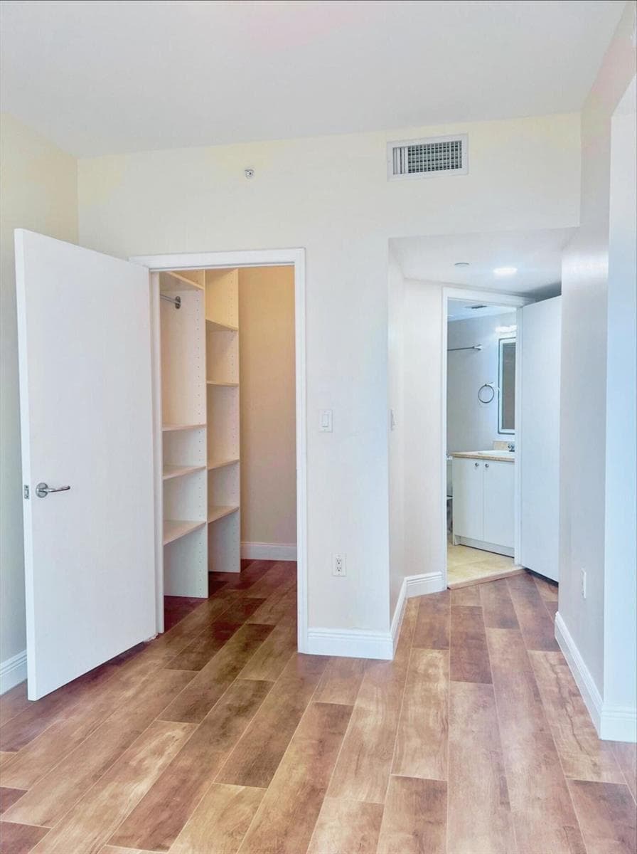 ROOM 1 W/ CLOSET